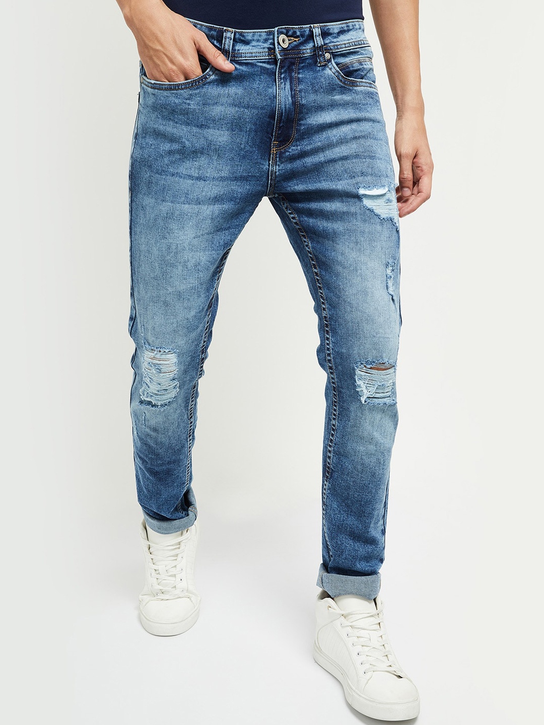 

max Men Blue Slim Fit Mildly Distressed Heavy Fade Jeans