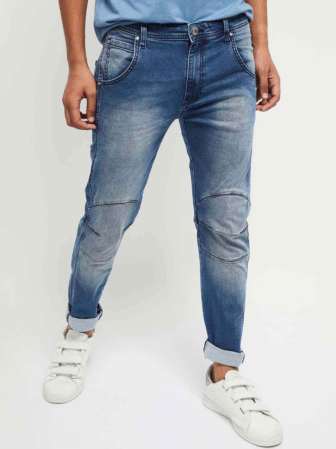 

max Men Blue Slim Fit Slash Knee Heavy Fade Jeans