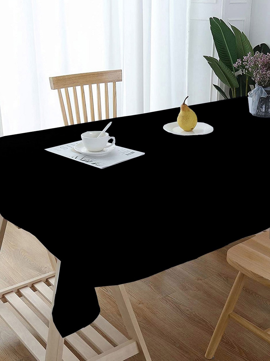 Lushomes Black Classic Plain 6 Seater Table Cloth