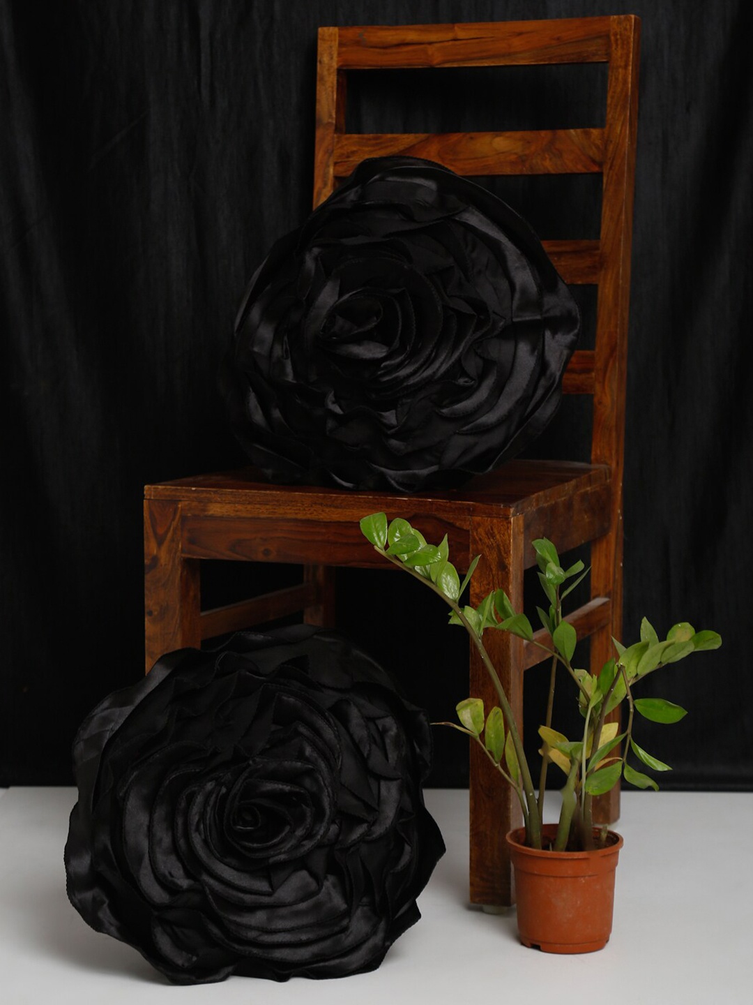 

HOSTA HOMES Black Set of 2 Floral Satin Round Cushion Covers