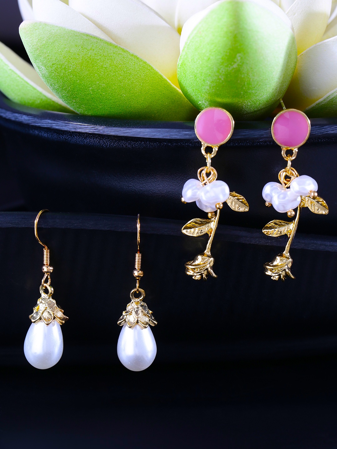 

Yellow Chimes Gold-Plated & White Set of 2 Floral Drop Earrings