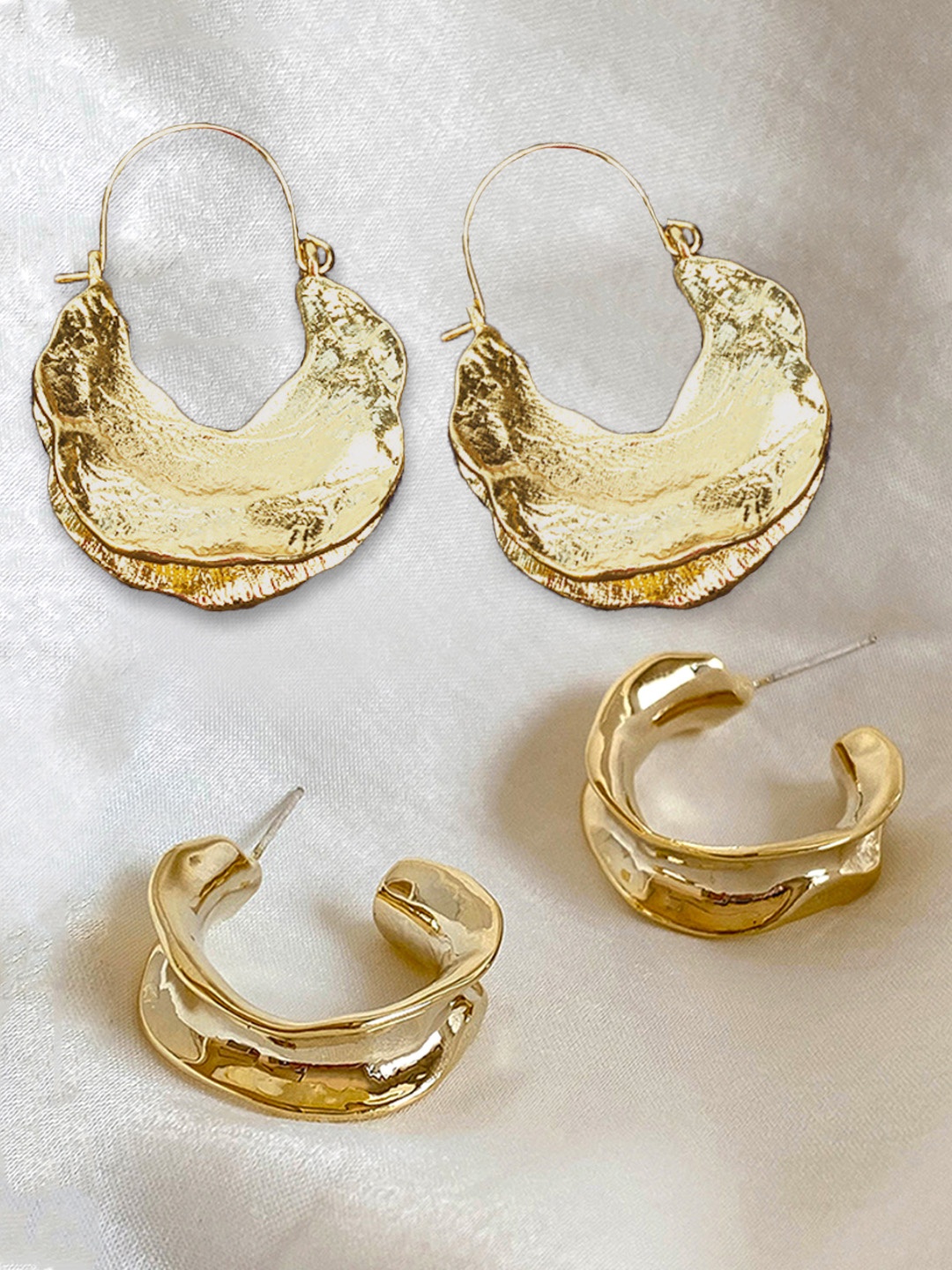 

Yellow Chimes Set of 2 Gold-Plated Contemporary Hoop Earrings