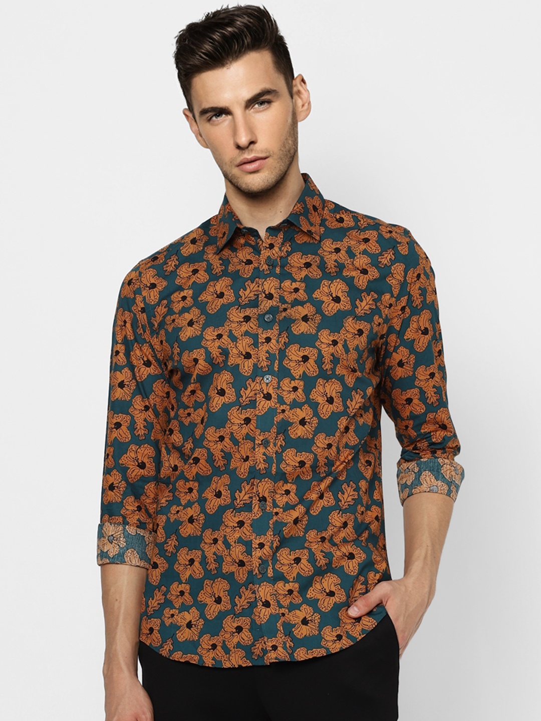 

Jack & Jones Men Blue Slim Fit Floral Opaque Printed Cotton Casual Shirt