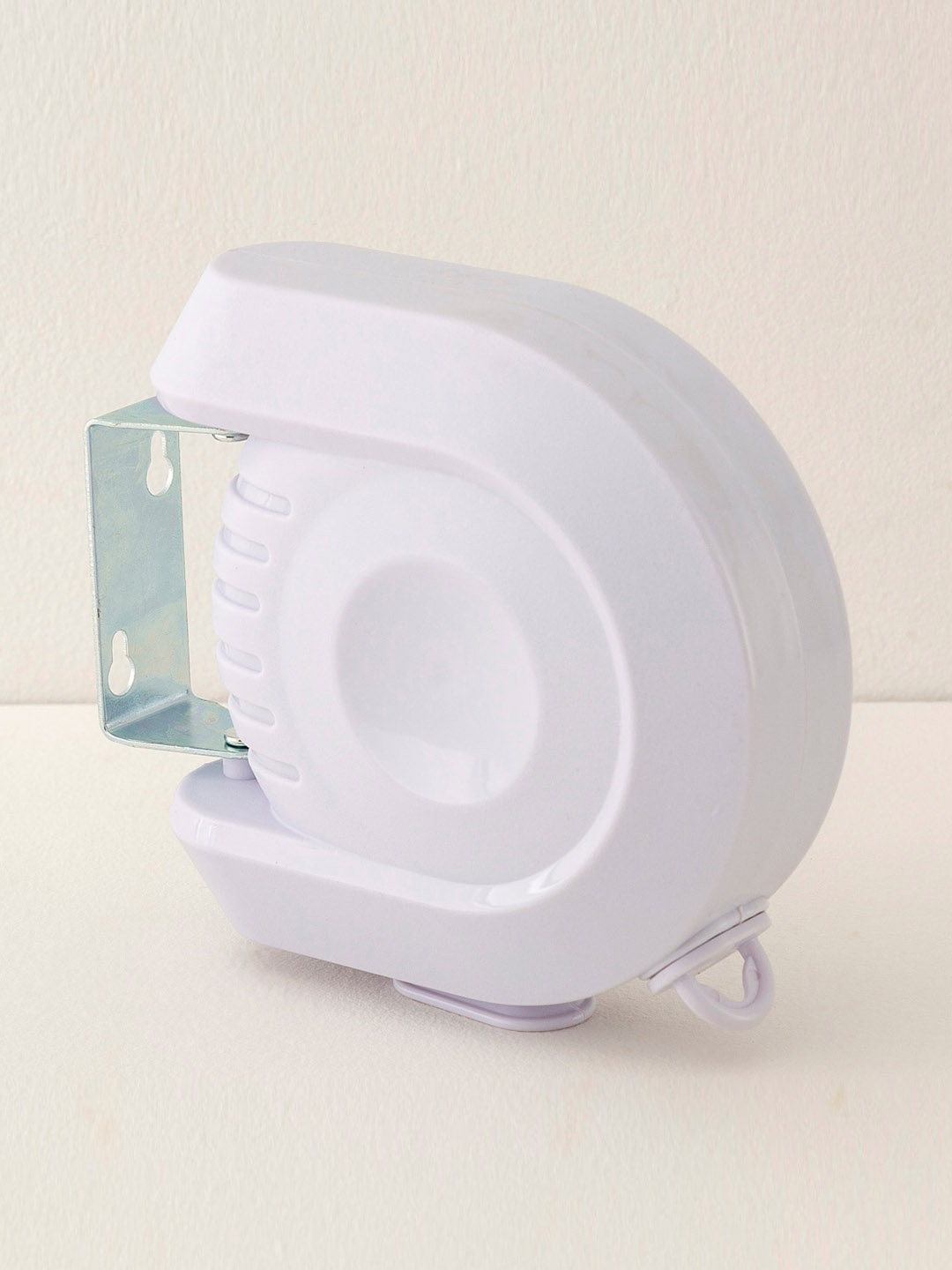 

Home Centre White Orion Trinity Retractable Dryer