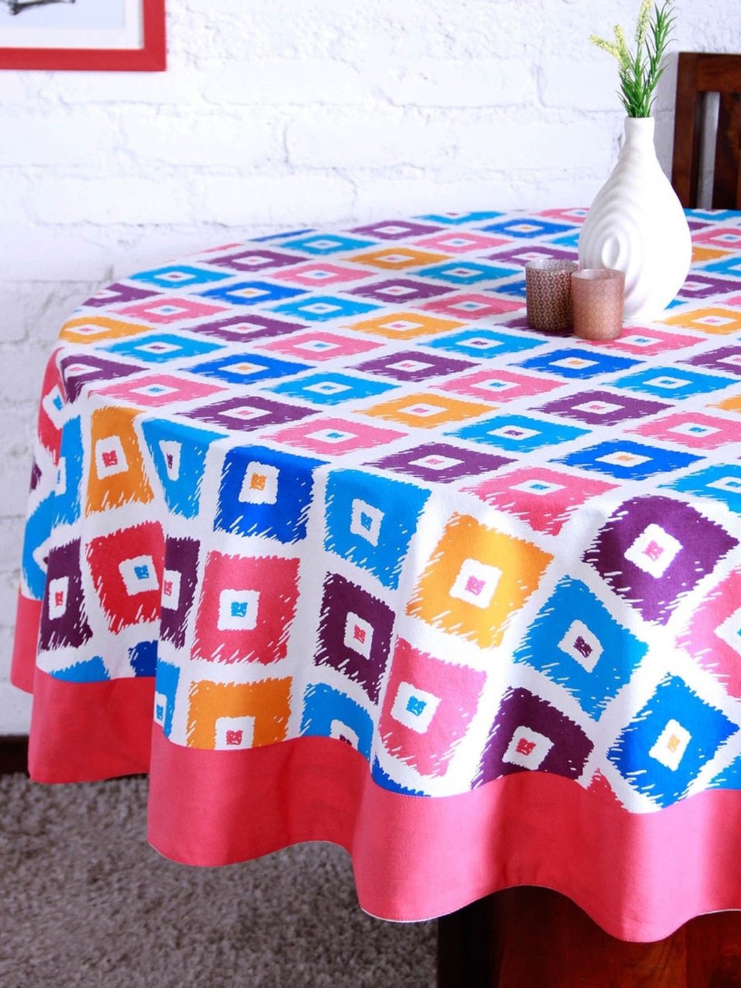 

Lushomes Multi 6 Seater Circles Printed Round Table Cloth