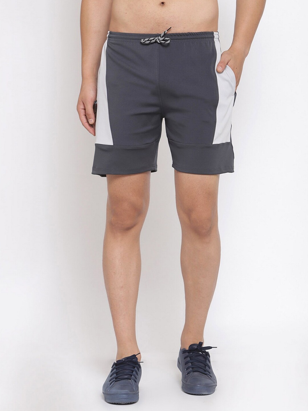

KLOTTHE Men Grey & White Regular Shorts