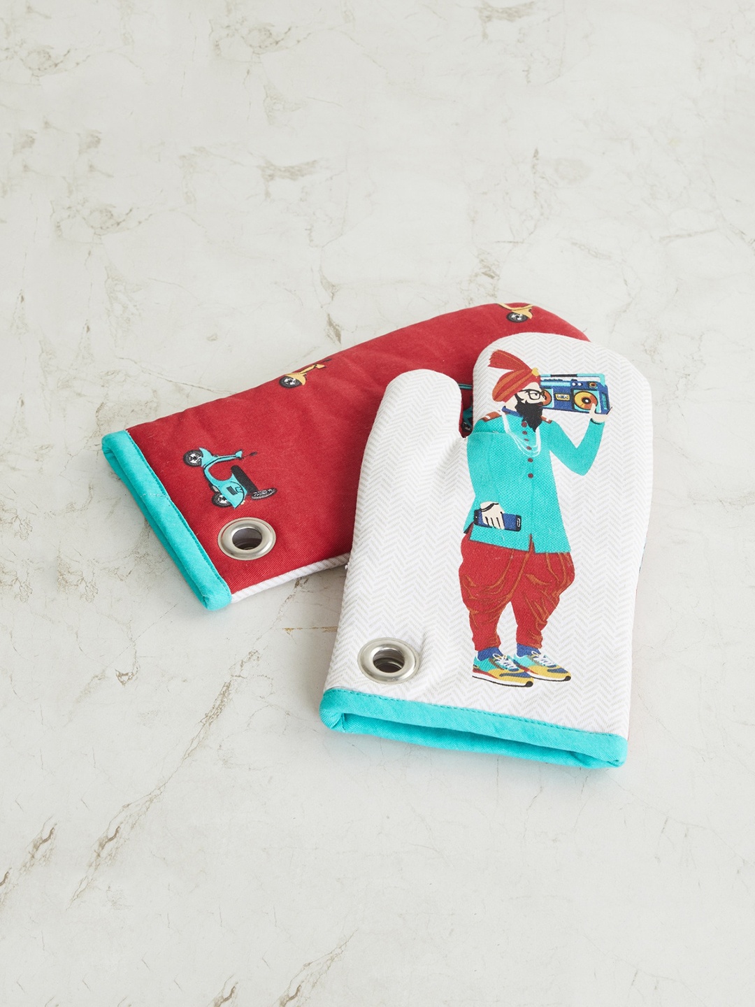 

Home Centre Fuchsia Pink & White Set of 2 Printed Cotton Oven Gloves
