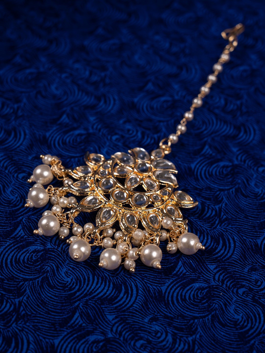 

Shoshaa Gold-Plated & White Kundan-Studded & Beaded Handcrafted Maang Tikka