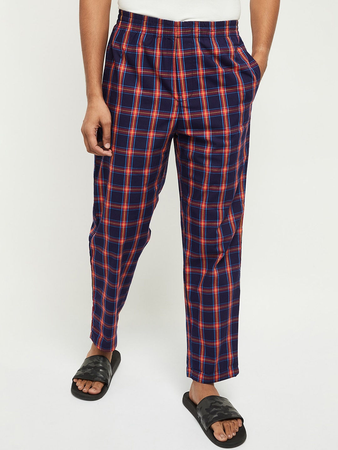 

max Men Red & Navy Blue Cotton Checked Lounge Pants