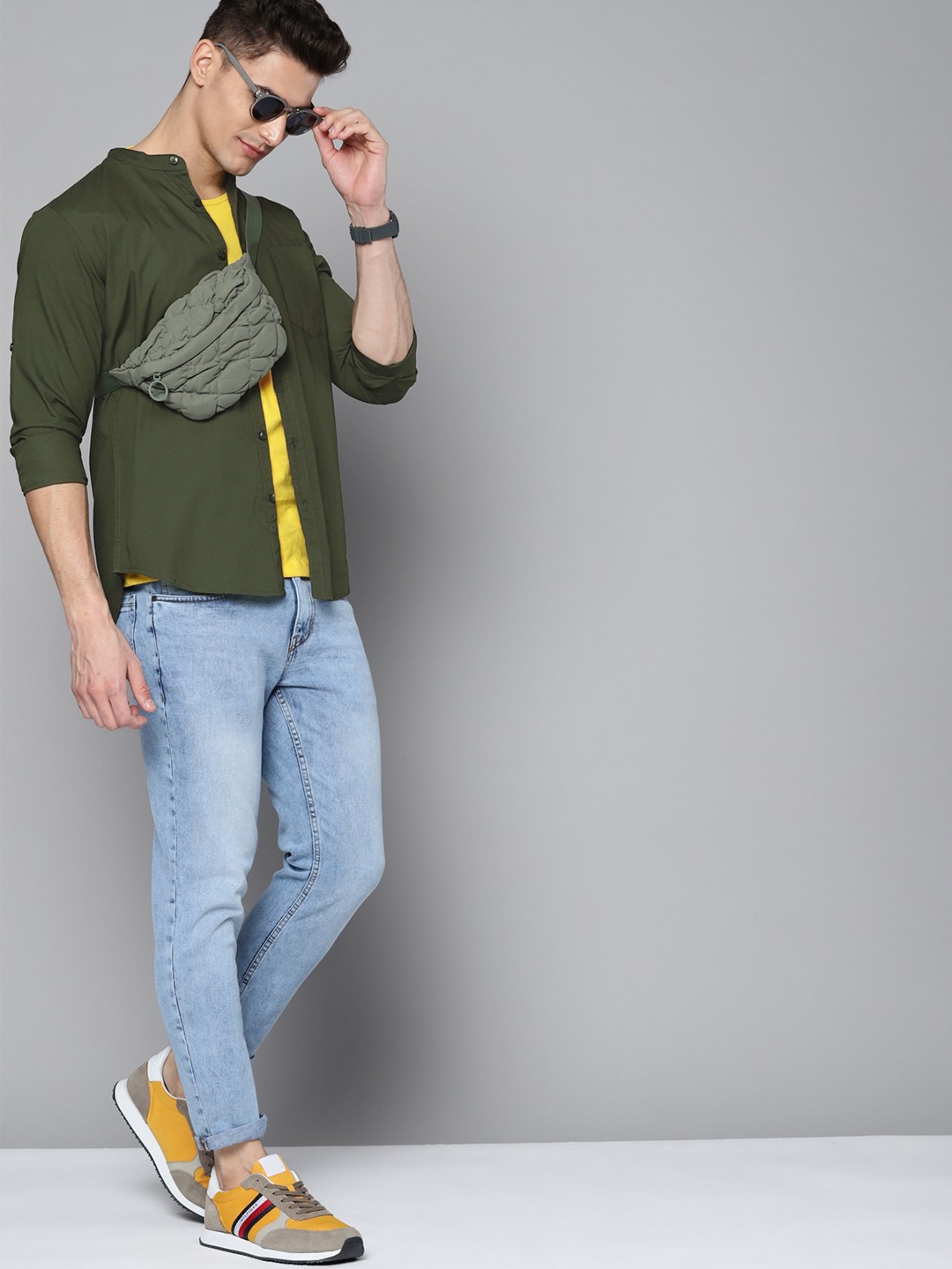 

Harvard Men Olive Green Solid Pure Cotton Shirt