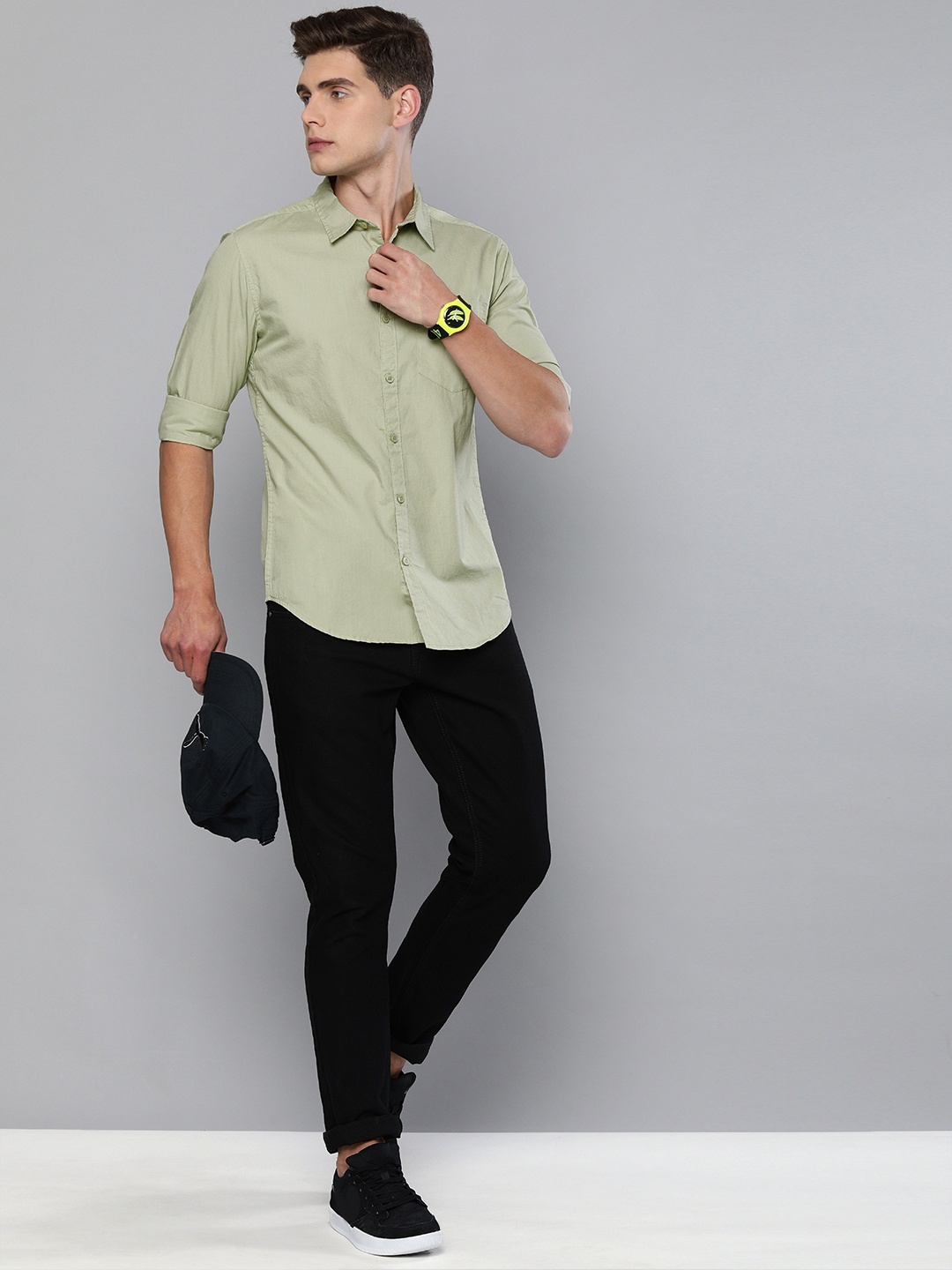 

Harvard Men Green Solid Pure Cotton Casual Shirt