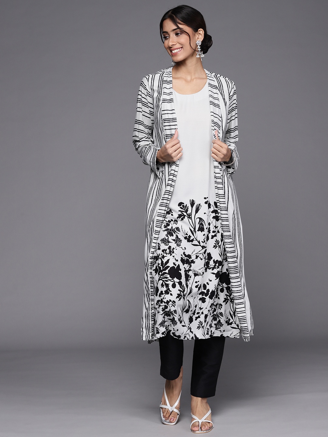 

Biba Women Grey & Black Floral Printed Straight Kurta with Longline Ethnic Jacket