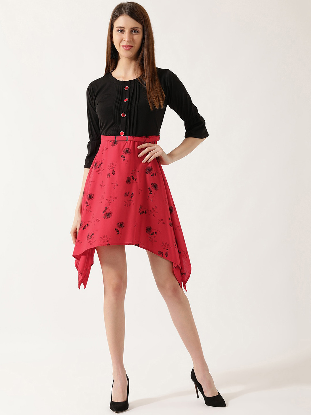 

V2 Value & Variety Black & Peach-Coloured Floral Printed Asymmetric Fit & Flared Dress