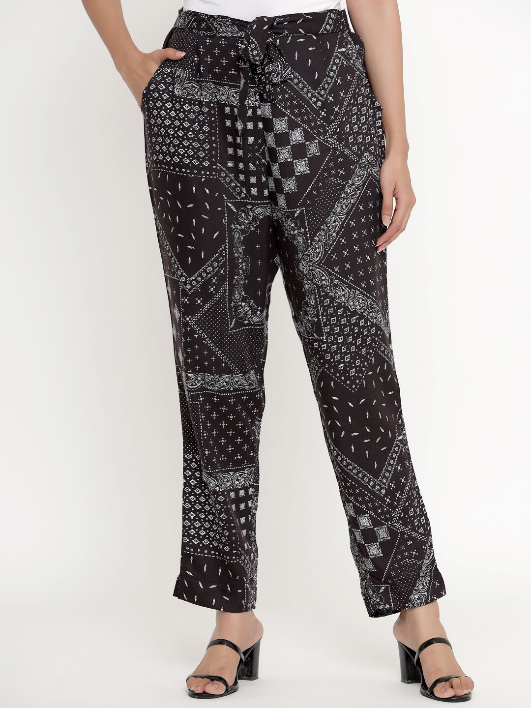 

DIVYANK Women Black & White Geometric Printed Trousers