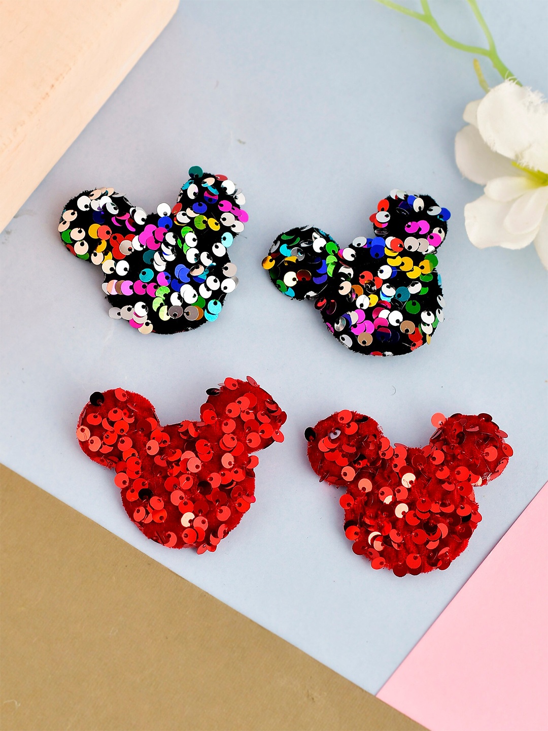 

Silvermerc Designs Girls Set Of 4 Red & Black Mickey Mouse Sequins Alligator Hair Clip