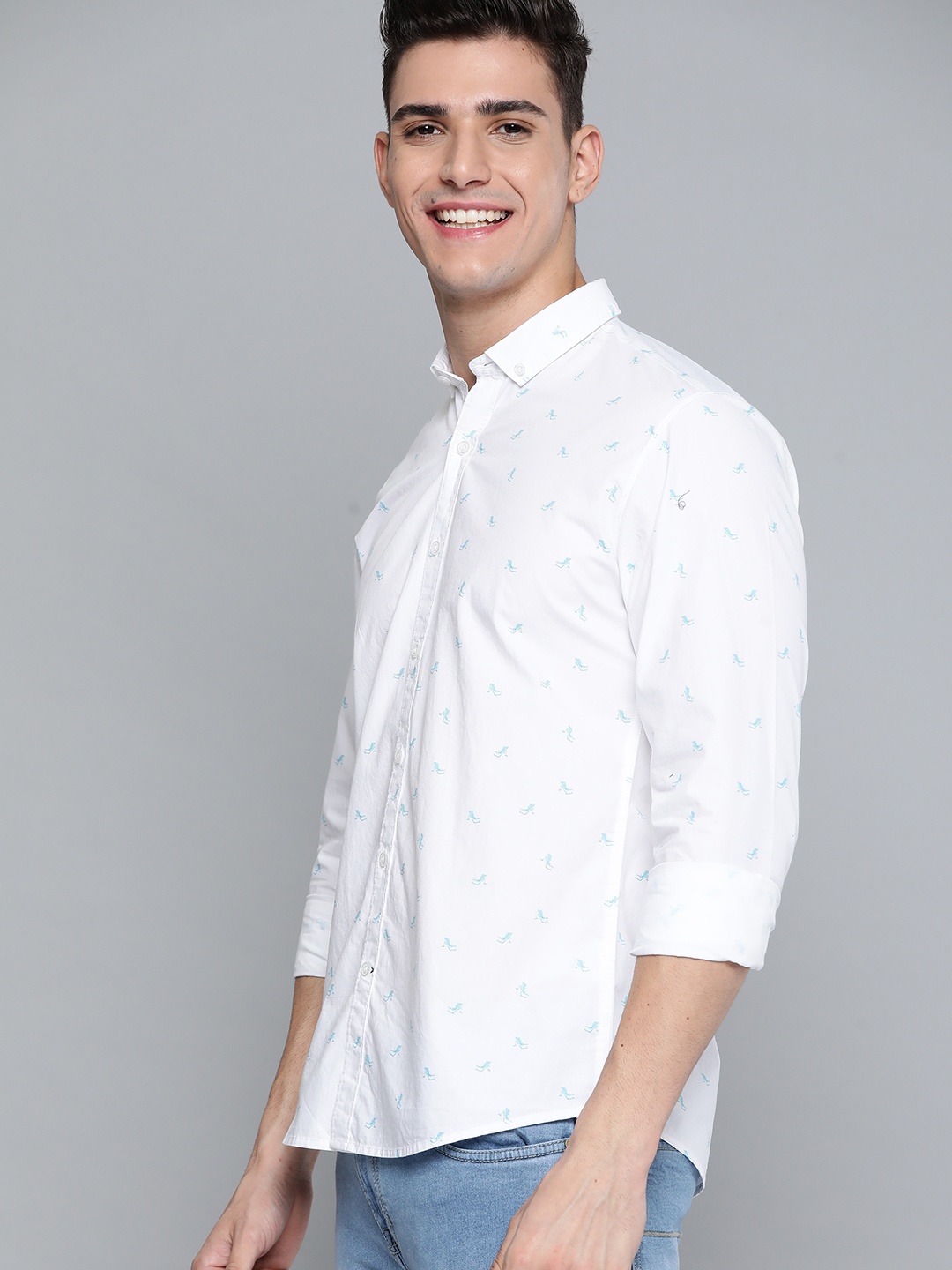 

Mast & Harbour Men White & Blue Cotton Conversational Print Casual Shirt