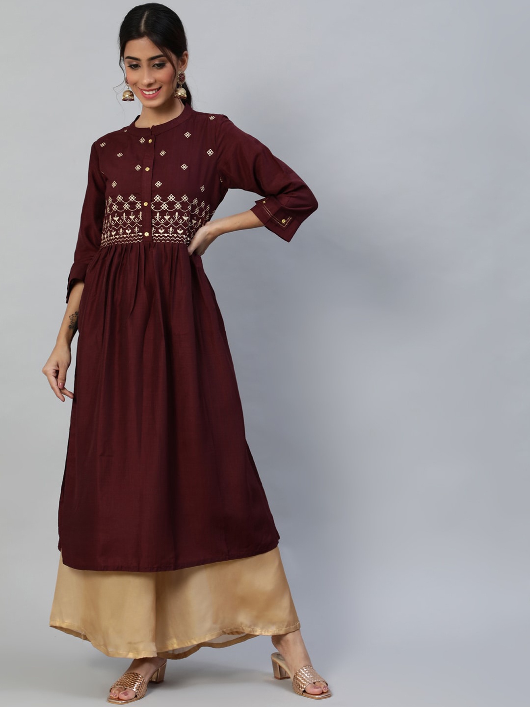 

Anubhutee Women Maroon & Gold-Toned Ethnic Motifs Yoke Design Thread Work Kurta