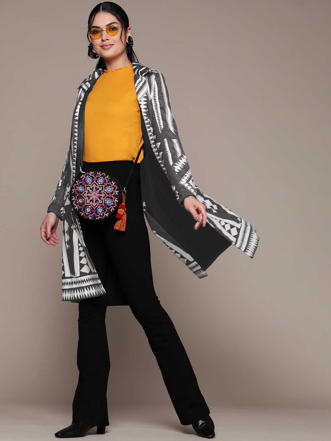 

Ritu Kumar Women Grey White Suede Longline Tailored Jacket