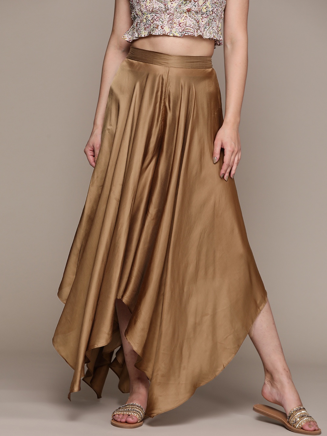 

Ritu Kumar Women Gold-Toned Flared Satin Cropped Palazzos
