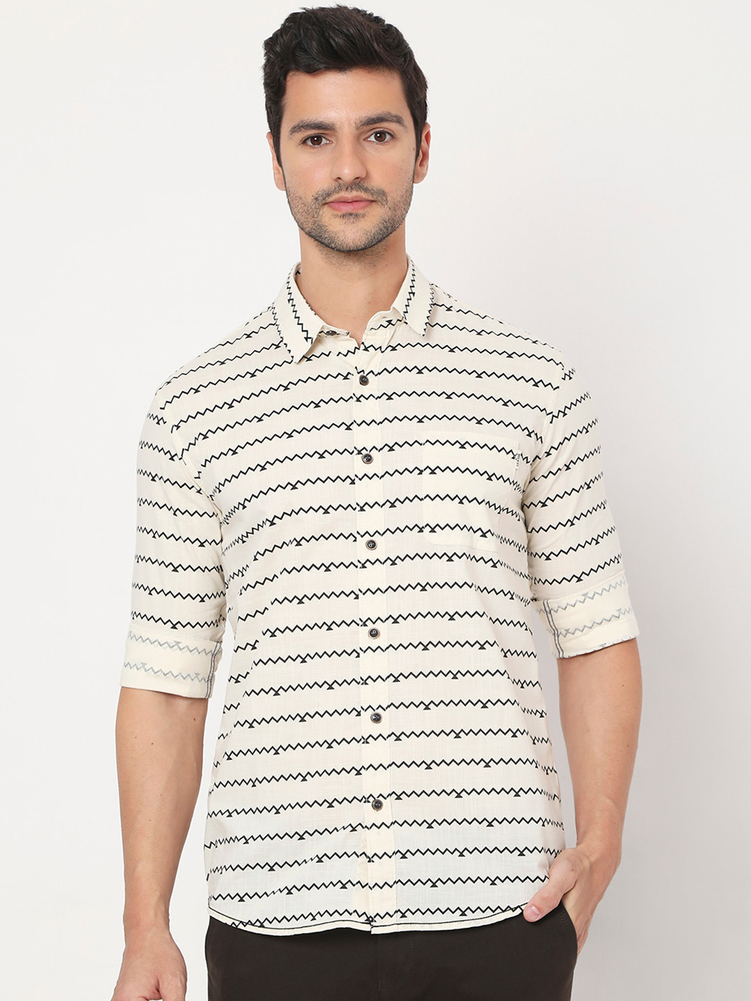 

Mufti Men Beige & Black Slim Fit Opaque Printed Pure Cotton Casual Shirt