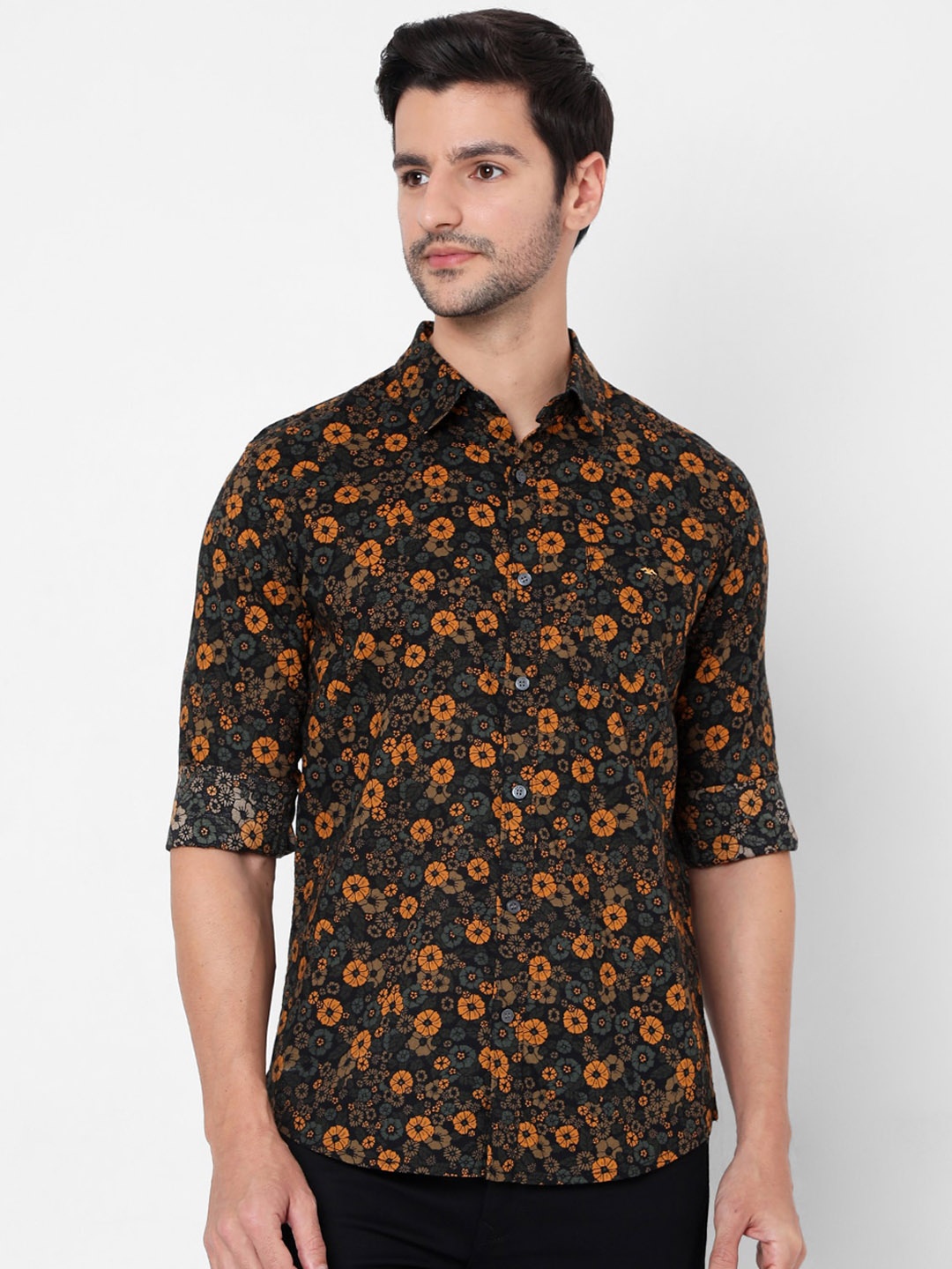 

Mufti Men Black Slim Fit Floral Opaque Printed Casual Shirt