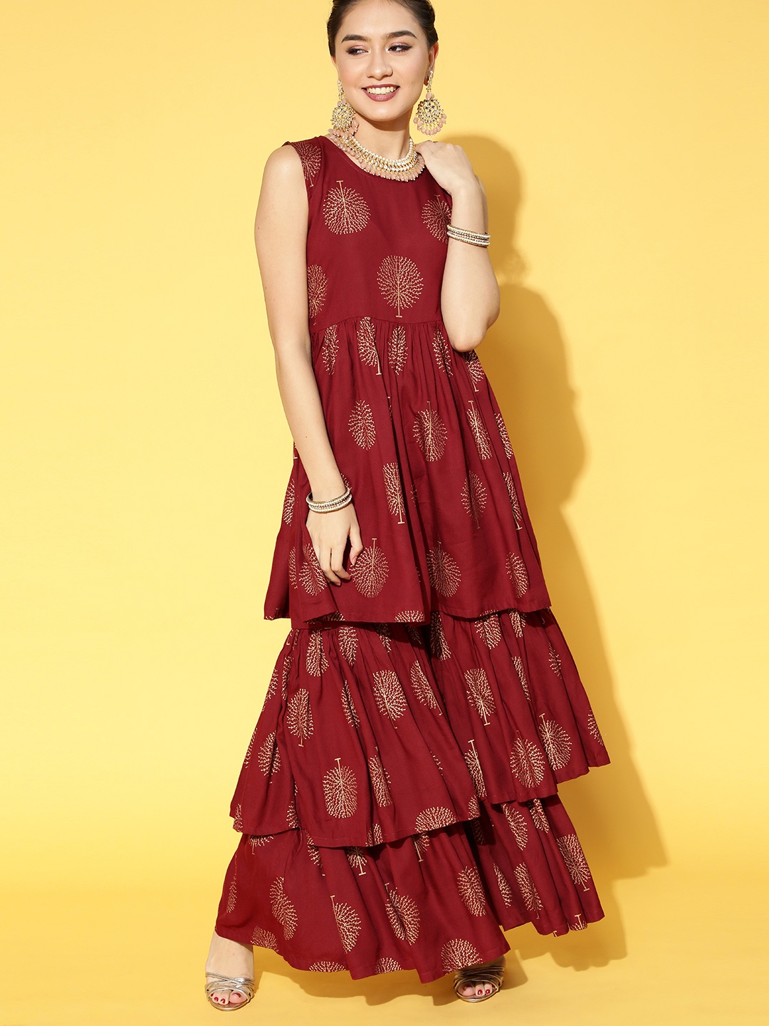 

InWeave Floral Viscose Rayon Kurta Set, Maroon