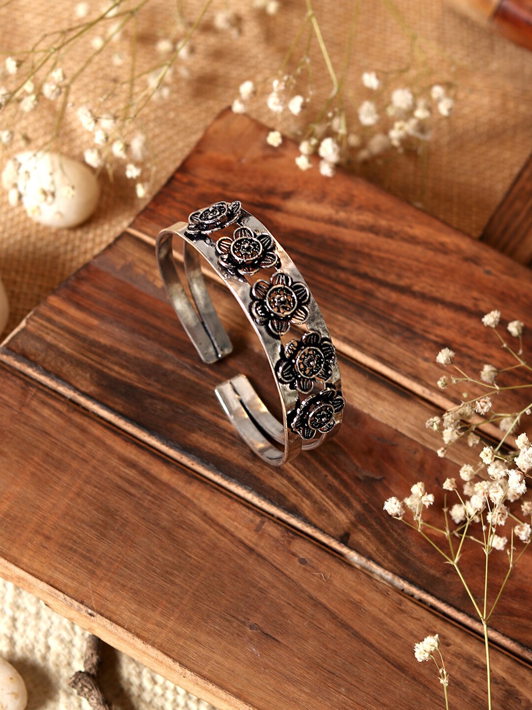 

TEEJH Women Silver-Toned Oxidised Silver-Plated Cuff Bracelet