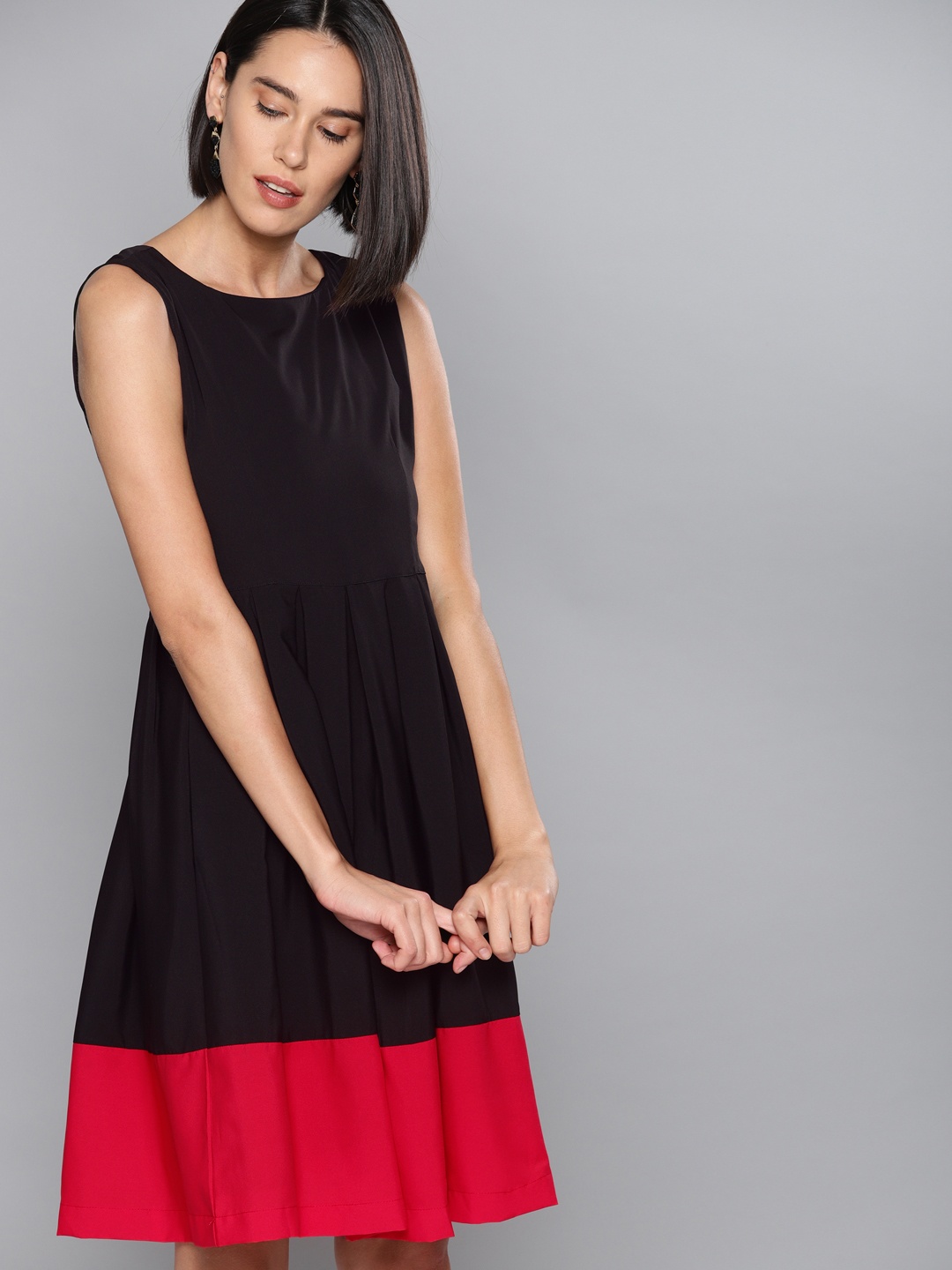 

Tokyo Talkies Women Black & Red Colourblocked Fit & Flare Dress