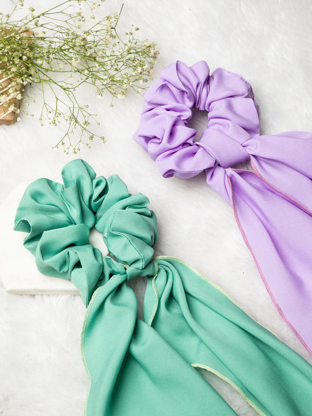 

DEEBACO Women Set Of 2 Green & Lavender Muted Pastels Scrunchies