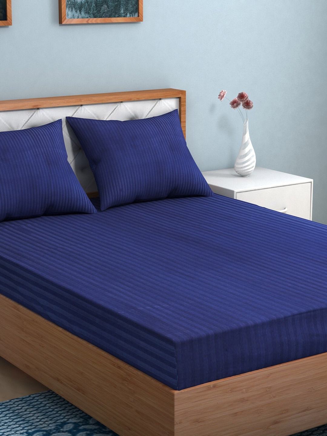 

TAG 7 Blue & Pink Striped 144 TC 2 King Bedsheet with 4 Pillow Covers