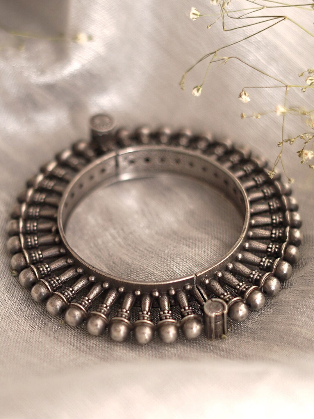 

TEEJH Women Silver-Toned Oxidised Silver-Plated Bangle-Style Bracelet