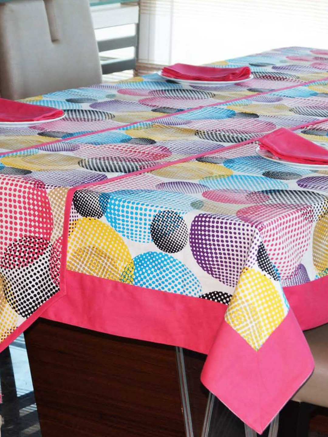 

Lushomes Pink & Blue Printed 4 Seater Set Of Table Cloth With Runner & 4 Napkins