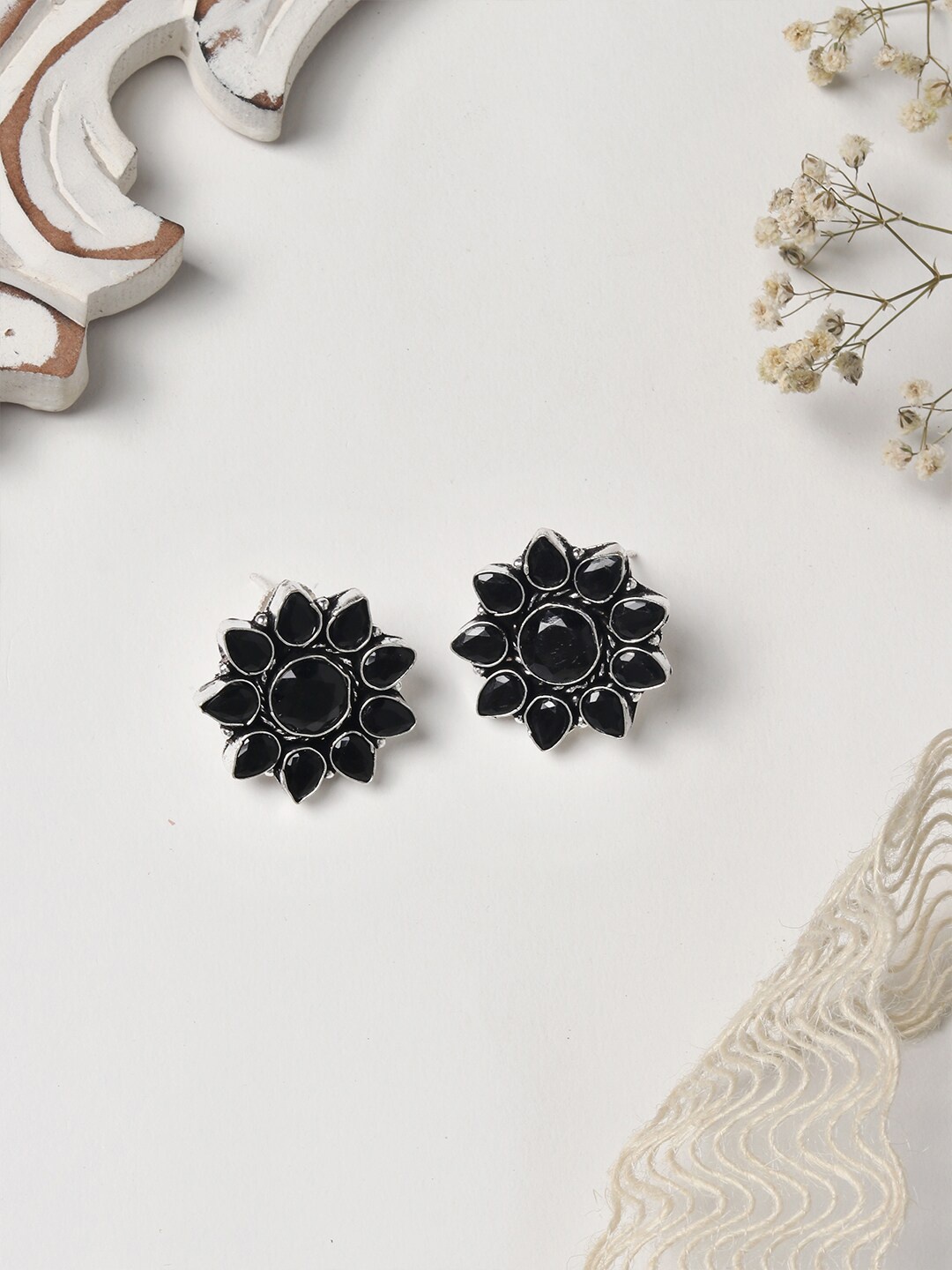 

TEEJH Black & Silver-Toned Floral Oxidised Studs Earrings