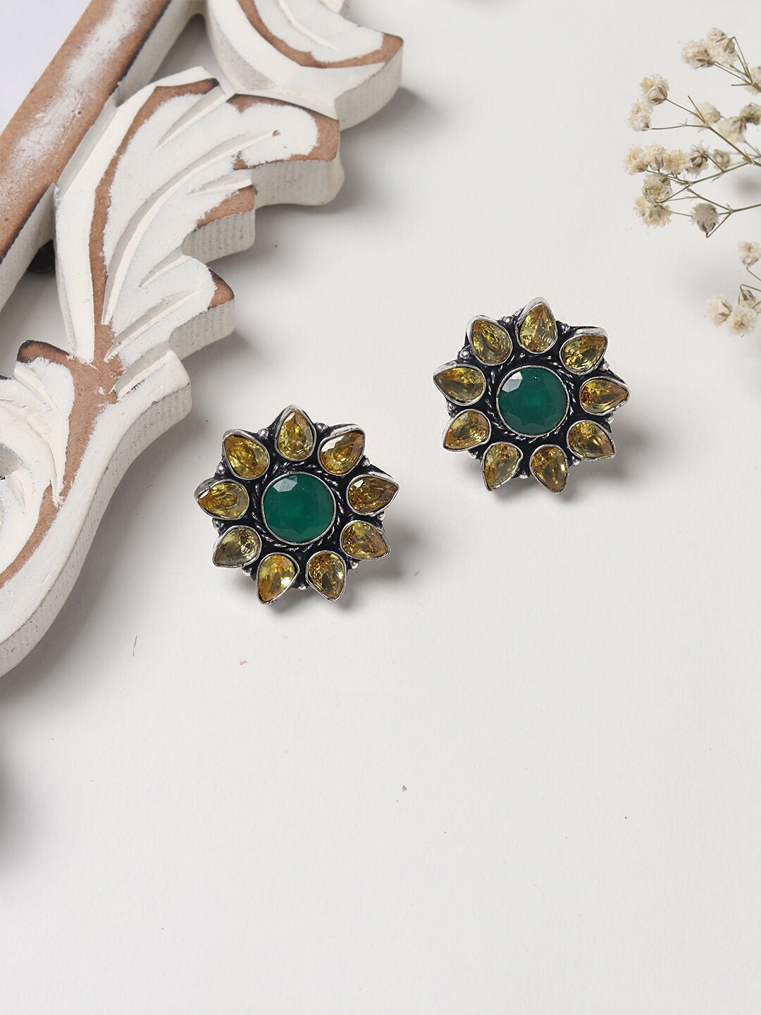 

TEEJH Silver-Toned & Green Floral Studs Earrings