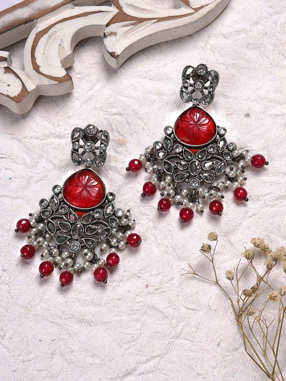 

TEEJH Silver-Plated & Red Oxidised Contemporary Drop Earrings