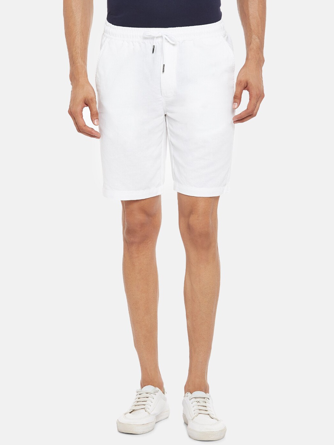 

BYFORD by Pantaloons Men White Slim Fit Regular Shorts