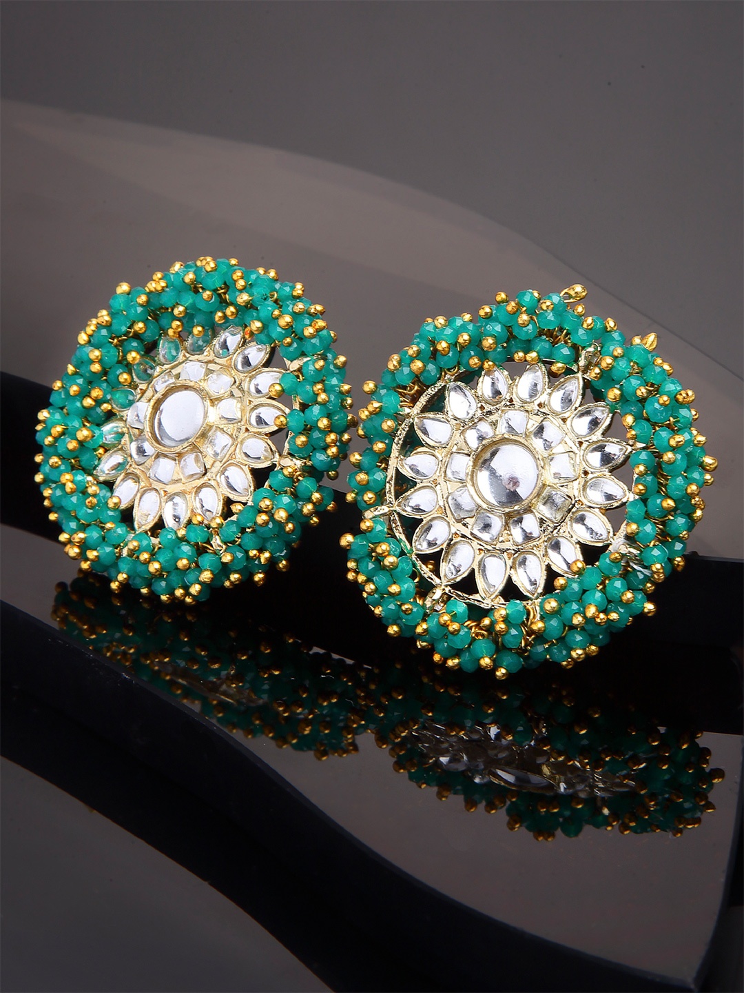 

KARATCART Green & Gold-Toned Floral Studs Earrings