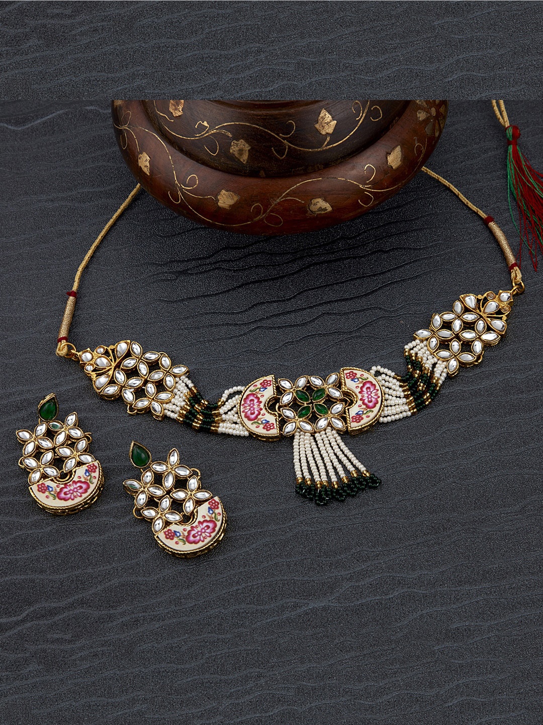

Sukkhi Gold-Plated Pink & White Kundan Studded & Beaded Meenakari Jewellery Set
