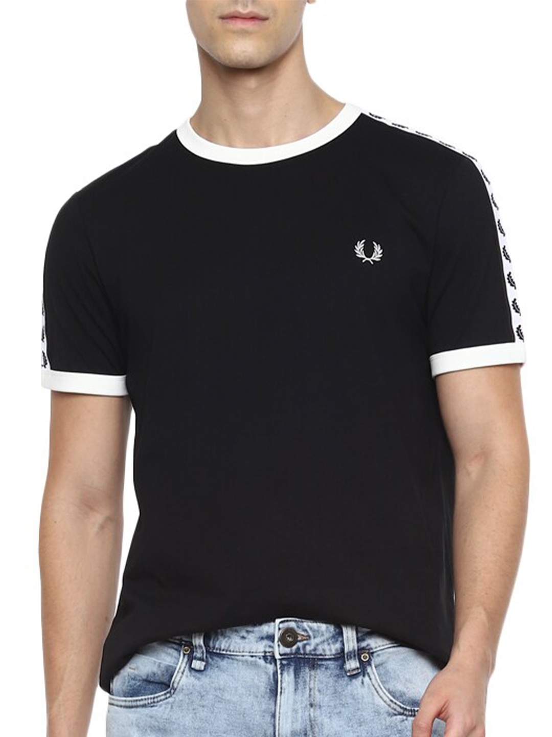 

Fred Perry Men Black T-shirt