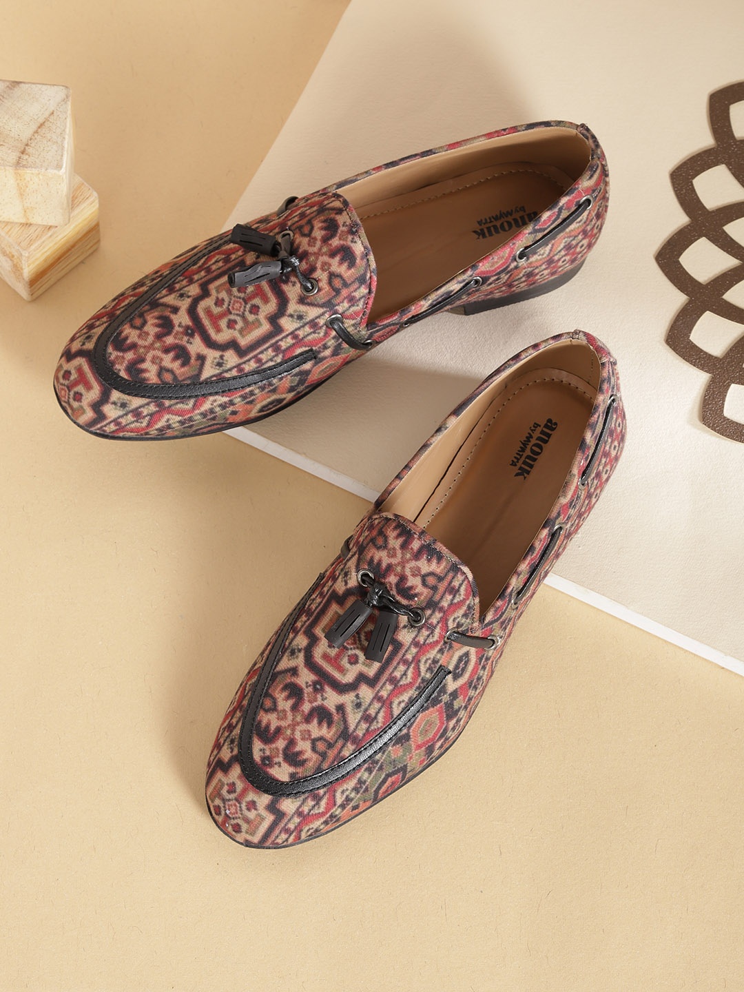 

Anouk Men Multicoloured Printed Boat Style Shoes, Multi