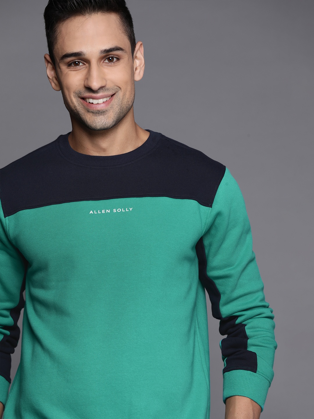 

Allen Solly Men Green & Navy Colourblocked Sweatshirt