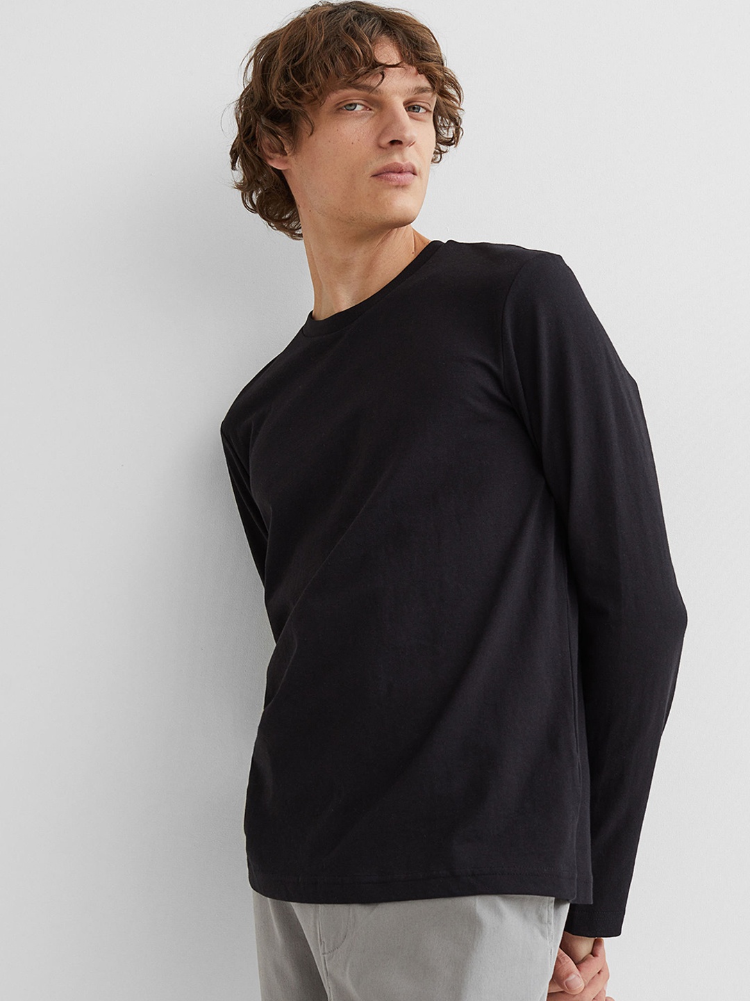 

H&M Men Black Regular Fit Thermolite Jersey Top