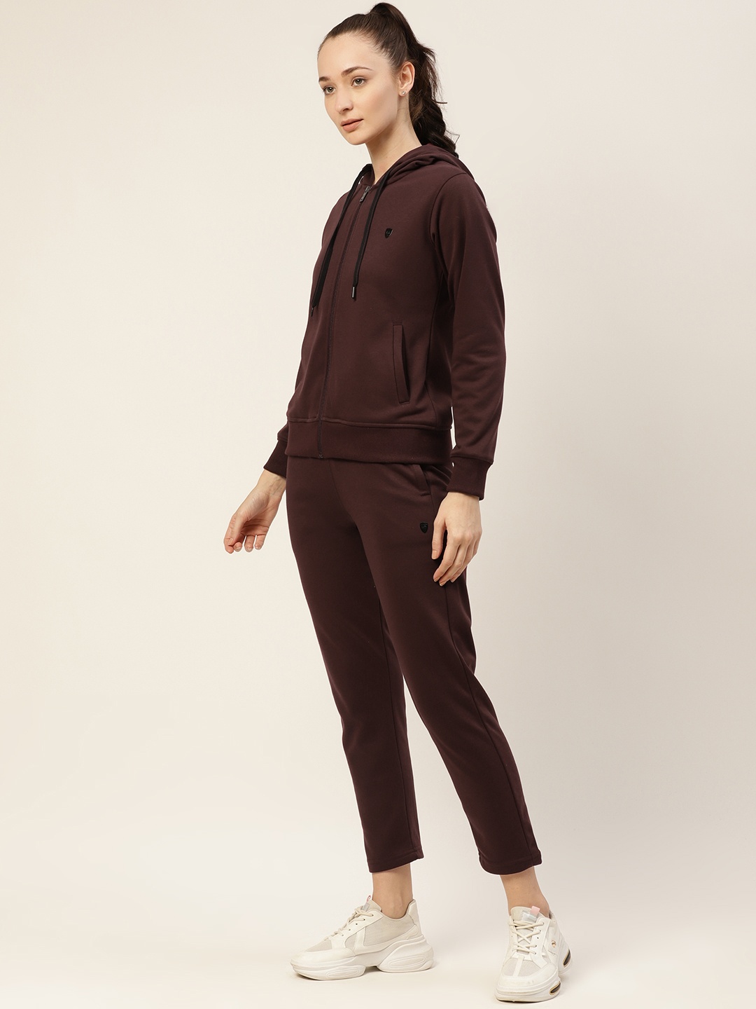 

Okane Women Maroon Solid Hooded Knitted Tracksuit