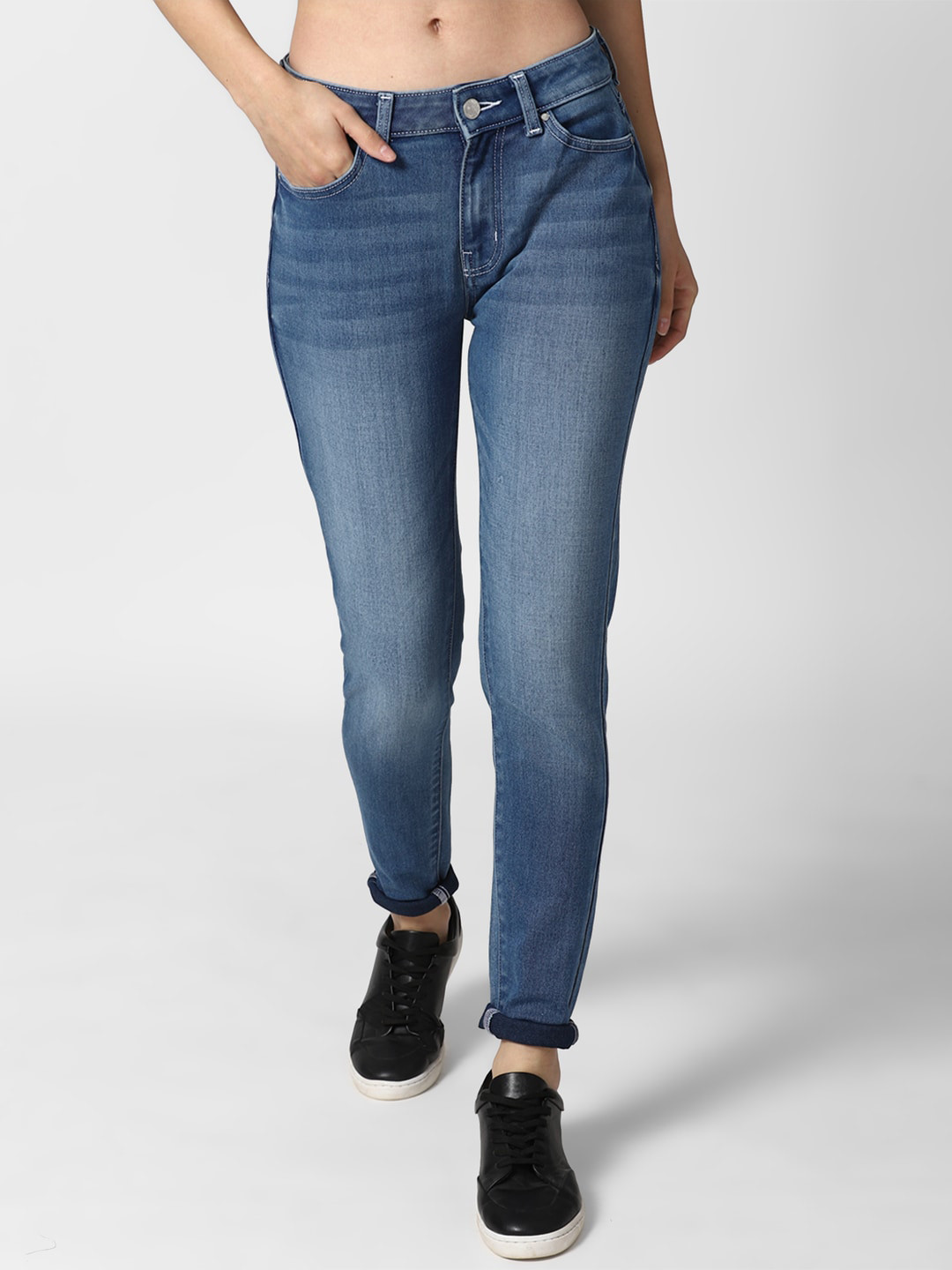 

FOREVER 21 Women Blue Skinny Fit Slash Knee Light Fade Jeans