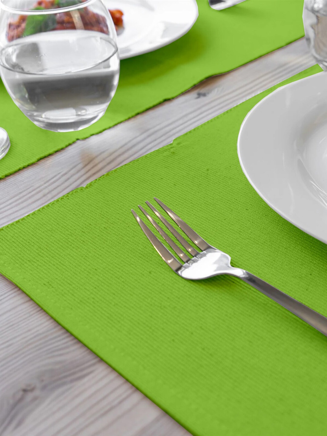 

Lushomes Set of 6 Green Solid Cotton Table Placemats