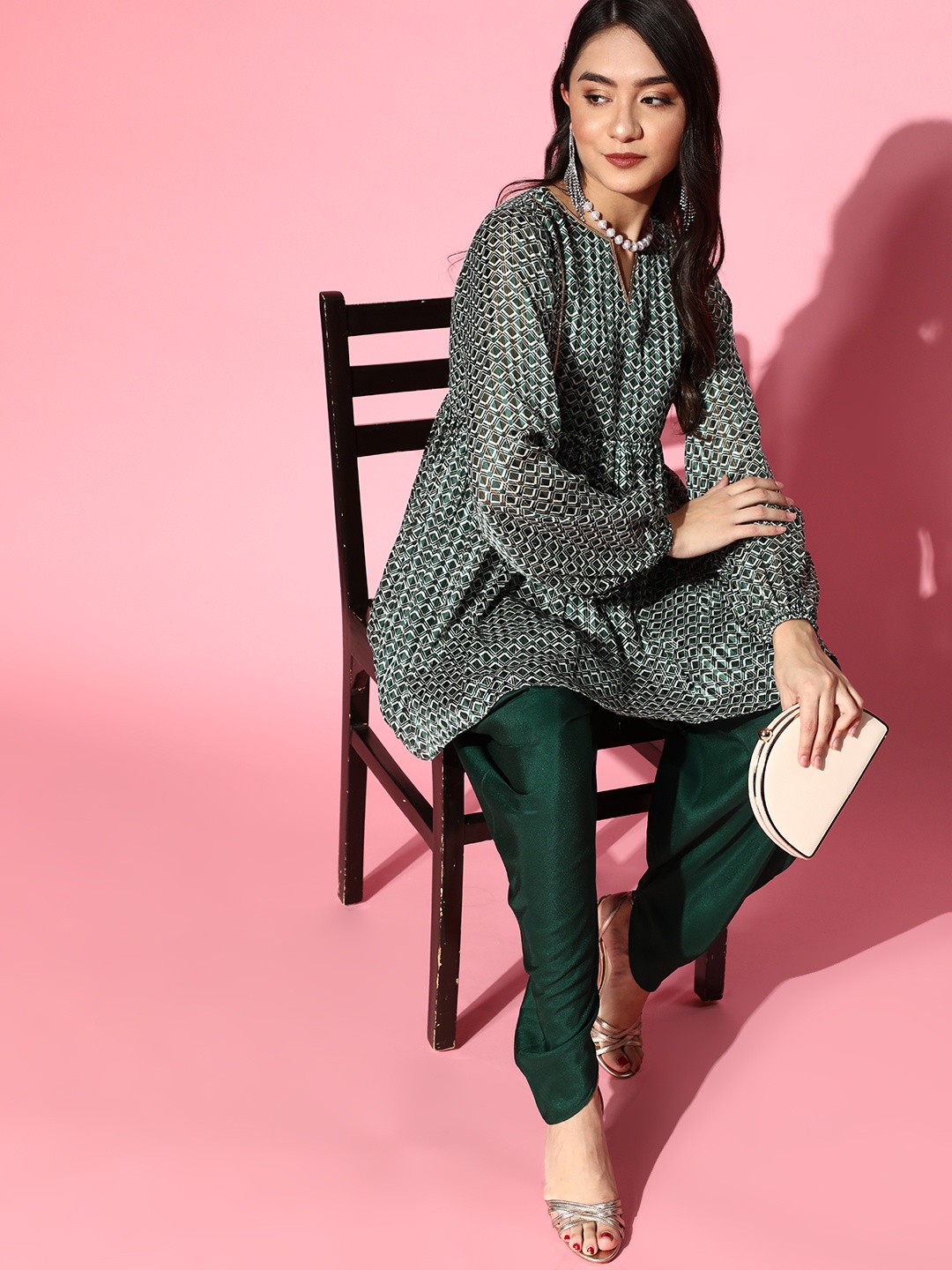 

Inddus Geometric Satin Kurta Set, Green