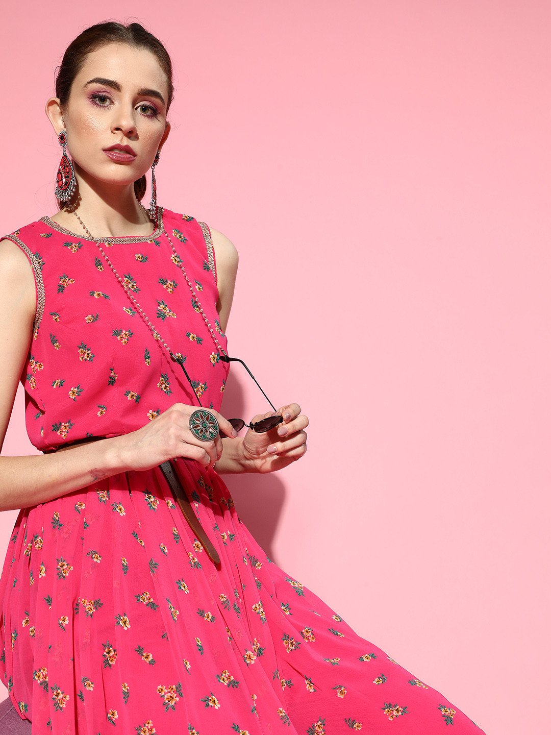 

Inddus Floral Poly Georgette Kurta Set, Pink