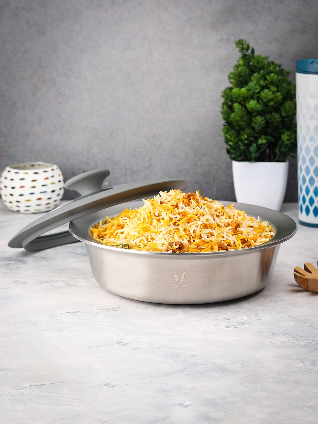 

Vaya Silver-Toned Solid Stainless Steel Casserole 1100ML