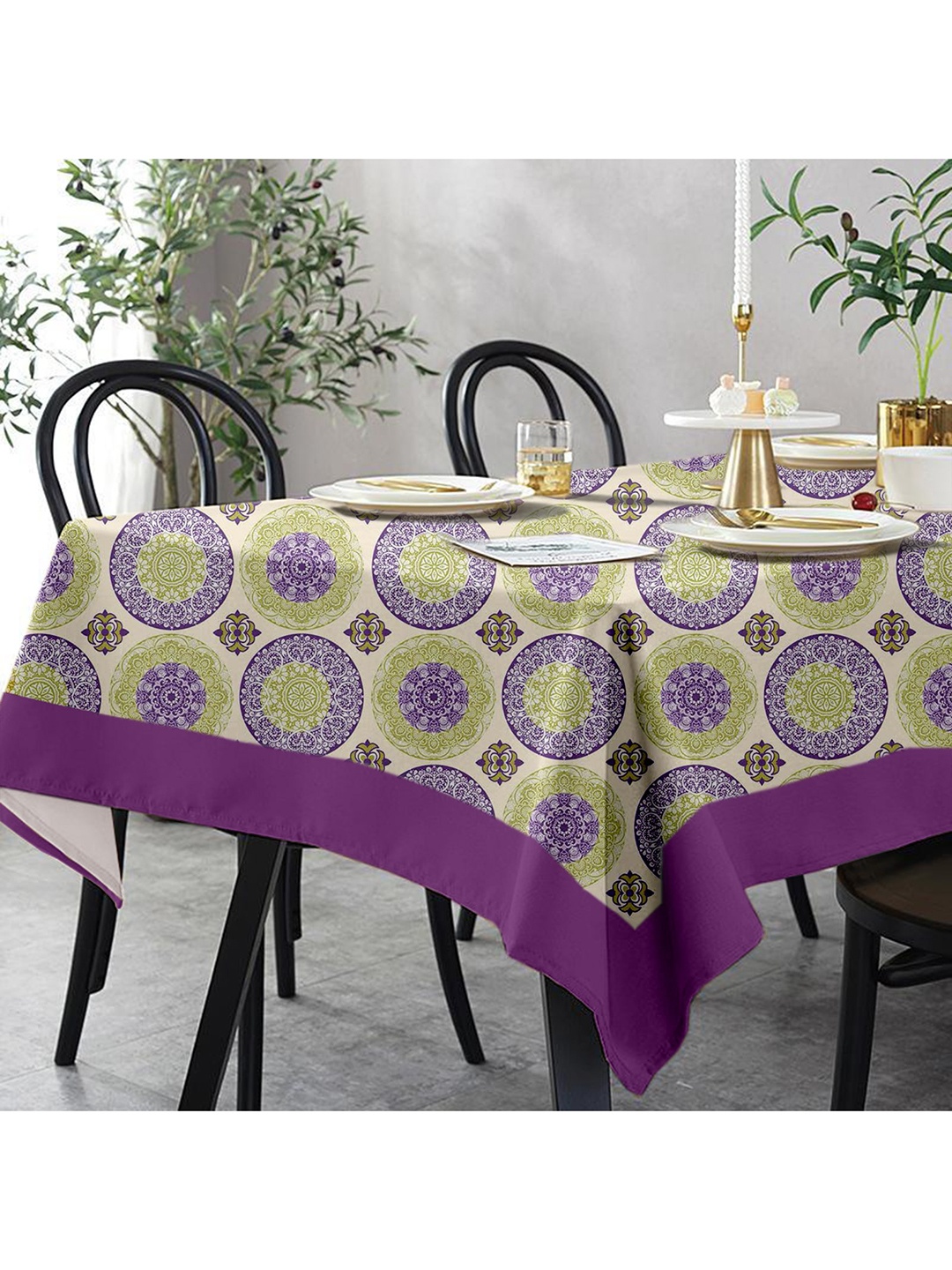 

Lushomes Multicoloured Printed 6 Seater Table Cloth, Multi