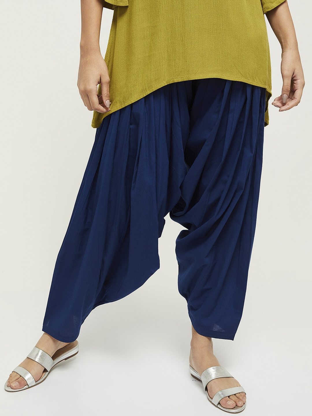 

max Women Blue Solid Pure Cotton Patiala Pants